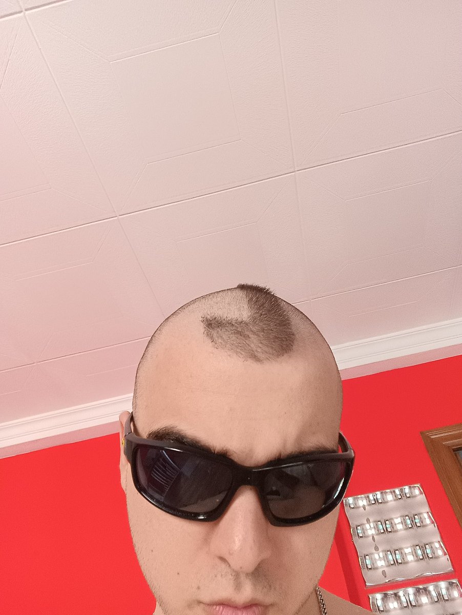 Flakked_LoL's tweet photo. en un nuevo arco
gracias peluqueria pacheco (@MarkushRashford) https://t.co/v50PBTFgR0