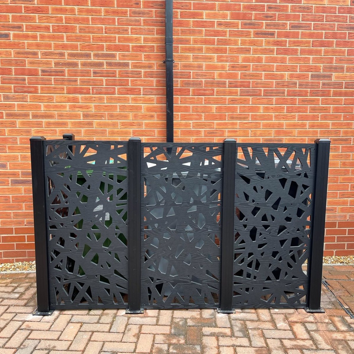 Take a look at just a few of our Bin Screen designs which could transform your exterior👀

With 20% off choose from 4 colours and an array of designs to style your outdoor space to your taste!🌿

Be quick - offer available for a limited time only!🚨

bit.ly/3Vc89BR