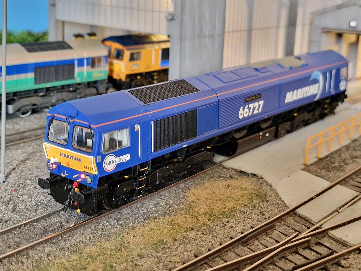 DRSstonefield's tweet photo. *FOR SALE** 
66711 mint condition boxed, lightly weathered, nameplates added, Hattons brake pipes fitted one end, DCC FITTED - £110 posted.  
66727 Rails Exclusive mint condition boxed, nameplates added, detailed with Hattons brake pipes, £130 posted #TMRGUK #modeltrains https://t.co/wzUSiWTCDx