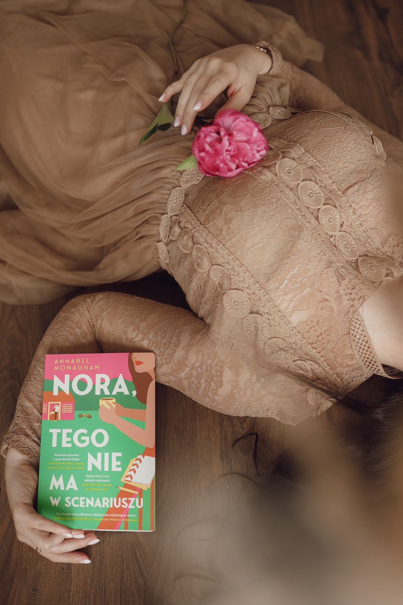 #readlist2023pl 

„Nora, tego nie ma w scenariuszu” to najlepsza komedia romantyczna od czasu „Dzienników Bridget Jones”. Nigdy później tak dobrze się nie bawiłam podczas lektury pozycji z tego gatunku. Do czasu, w którym poznałam Norę Hamilton!

#książka #twitteroweksiążkary
