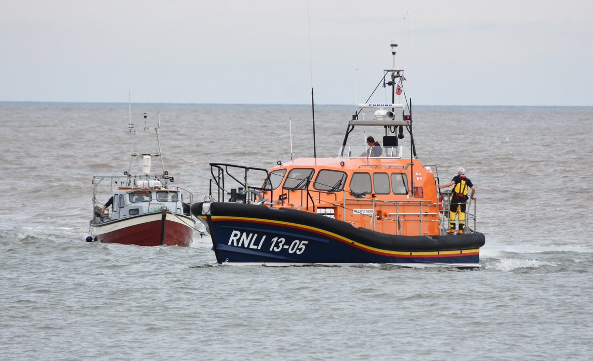 Lowestoft Lifeboat tweet media