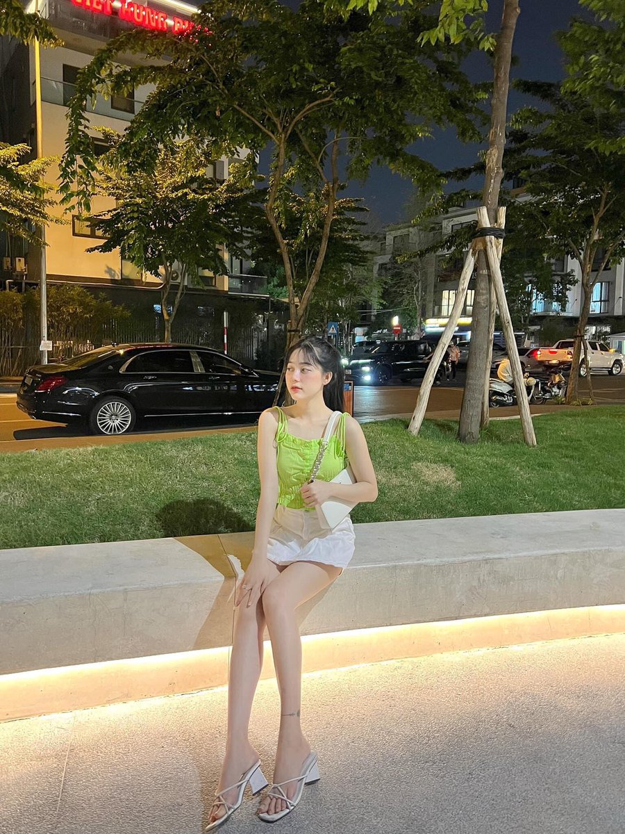 Nhung1990Doan's tweet photo. Làm tình với e k a ib lên kèo nè https://t.co/wgNQsp8NNs