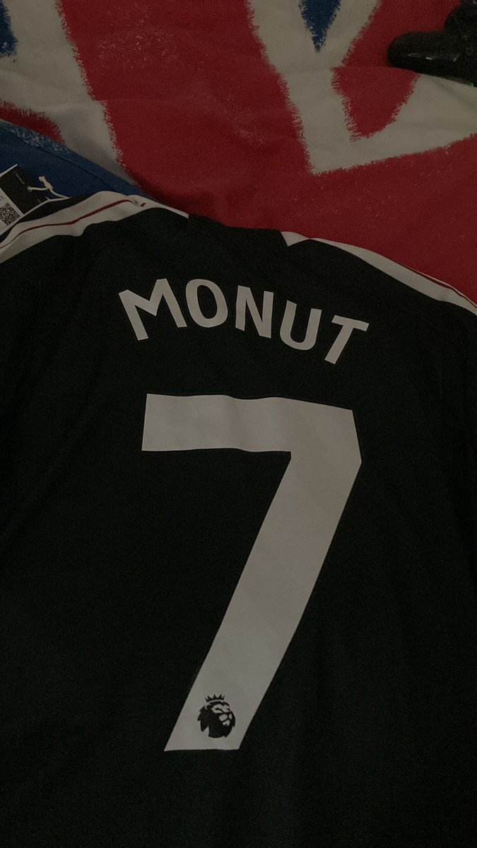 Guille98Jack's tweet photo. United new number 7 looks class… @JDSports any chance of getting this replaced. https://t.co/NblhLFJyQn