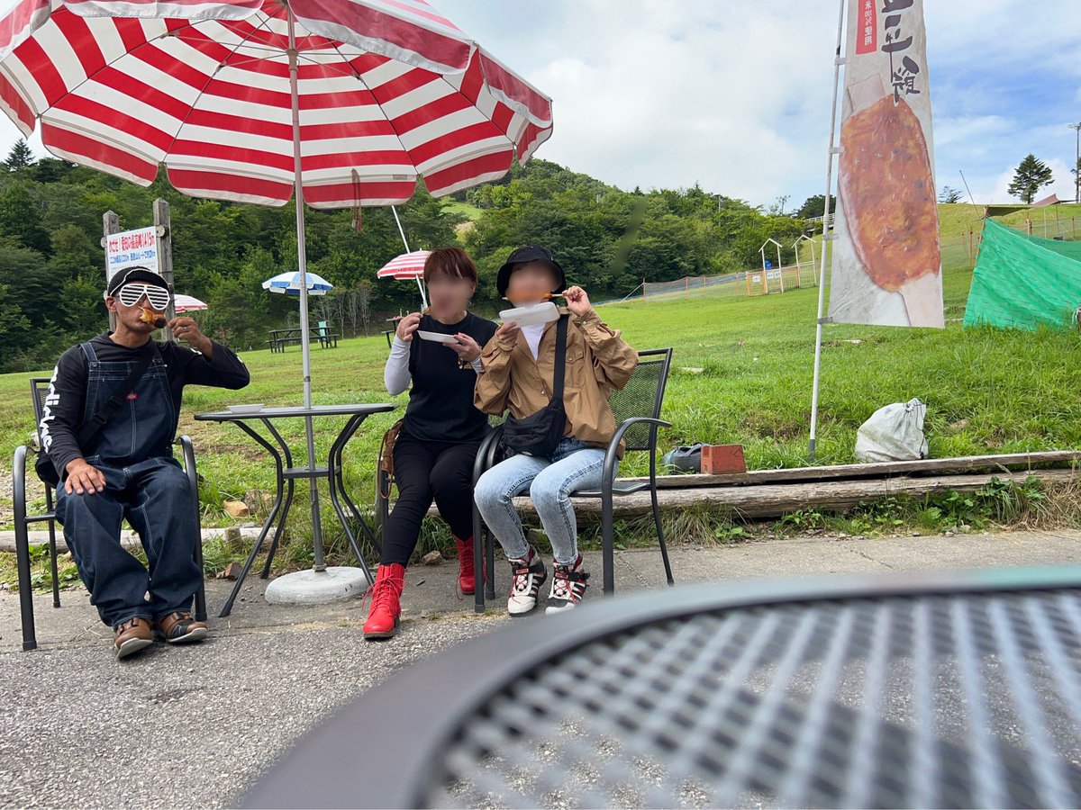 masatake252525's tweet photo. 今回のツーリングは完全にまったりモード
カミさんと長男の彼女のお母さんを引率
ハーレーはゆっくり走っても耐えれるから素晴らしい。
途中SSバイクに道を譲ったが、そちらものんびり走ってた
SSでのんびりって凄い忍耐力だな。

#xl1200s
#スポーツスター
#ハーレー
#旭風防
#fxdxt
#ダイナ https://t.co/JQgNENMlDa