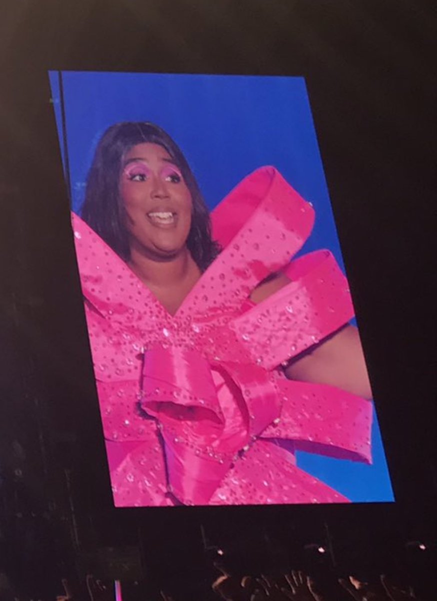 shrimp tank fan tweet media