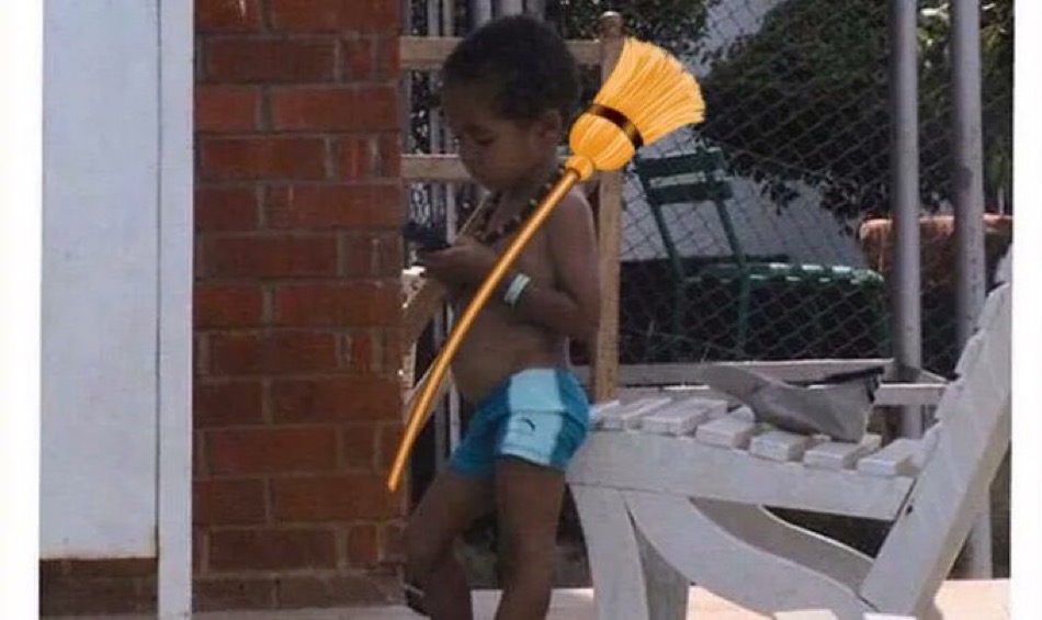 temizliğe başlamadan önce beni gaza getirecek şarkıyı seçiyorum