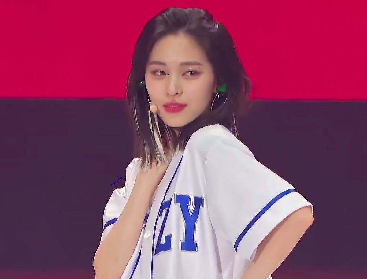 F1owering's tweet photo. #ITZY #RYUJIN #류진 
#ITZY_CAKE    
"KILL MY DOUBT" SHOWCASE https://t.co/ozG4dLyZFV