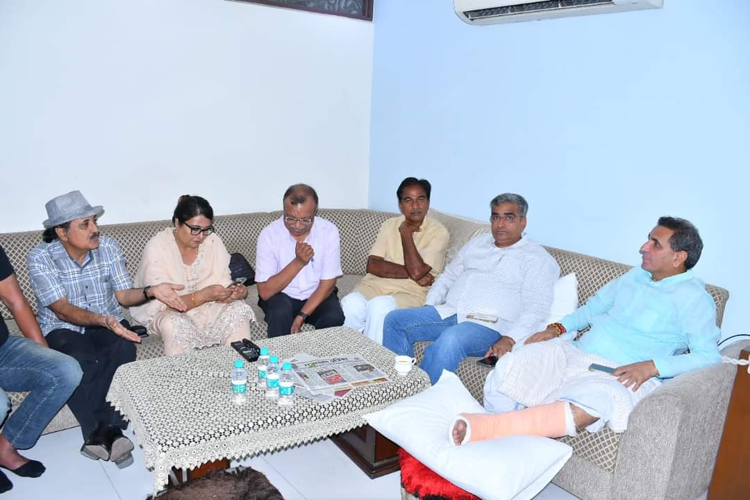 DharmendraR_INC's tweet photo. आज सिविल लाइंस आवास, जयपुर पर स्वास्थ्य की जानकारी लेने पधारे सभी शुभचिन्तकों का आभार। 

#Jaipur https://t.co/549fvZ5AMP