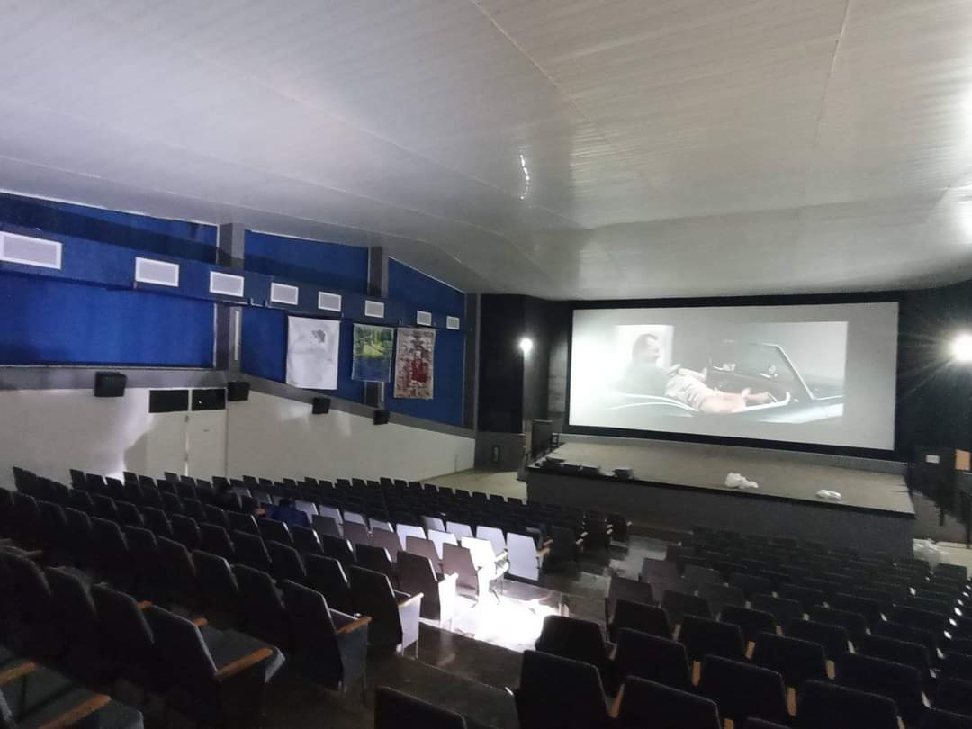 triana_alexis's tweet photo. #Cuba A punto de inauguración el Festival Internacional de Cine de Gibara! Concluyen labores de mantenimiento. Respaldo a Comité Organizador de instituciones de la Cultura y del gobierno y Partido en #Holguín y #Gibara @cubacineicaic @HolguinGobierno @CulturalHolguin @ficgibara https://t.co/J375fm0giz