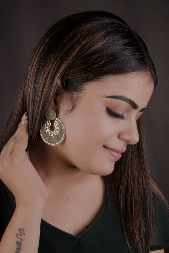 Me2youI's tweet photo. Look at the spark📷📷
You definitely need these earrings for your next traditional look📷
Amazing Chand Shape Matt Finish Gold Plated Jhumki Earrings

https://t.co/w9hNmgBfV2 

#chandshapeearring #earrings #jwellary #me2you #jumki #jumkiearing #fashionjwelry #traditionjewellery https://t.co/ALRlJlnsQi
