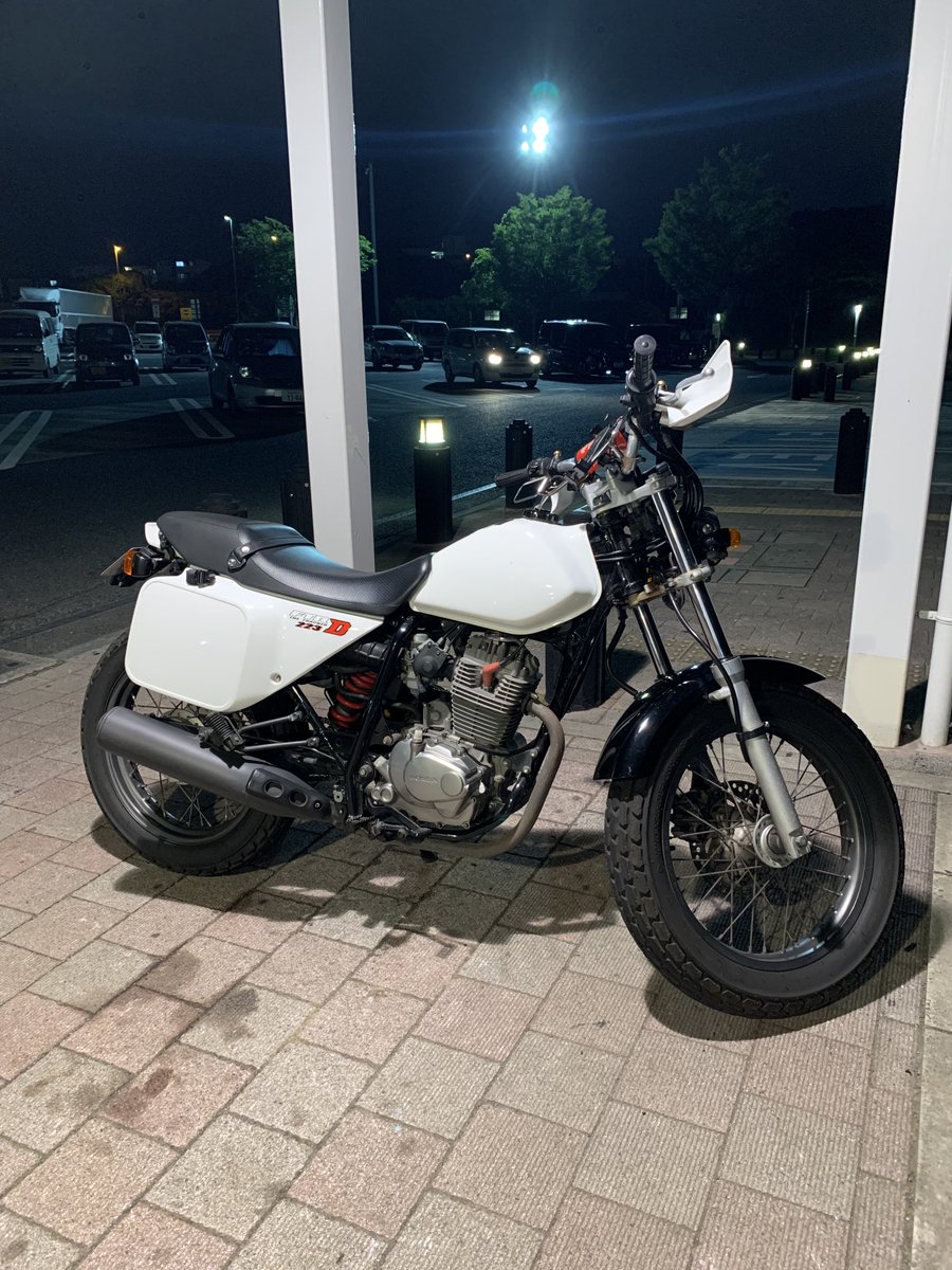 ryoskydunk's tweet photo. #心地よく
#ナイツー
#HONDA
#FTR223
#安全運転
#7月末　#🌕 https://t.co/pTPvf4rwXV