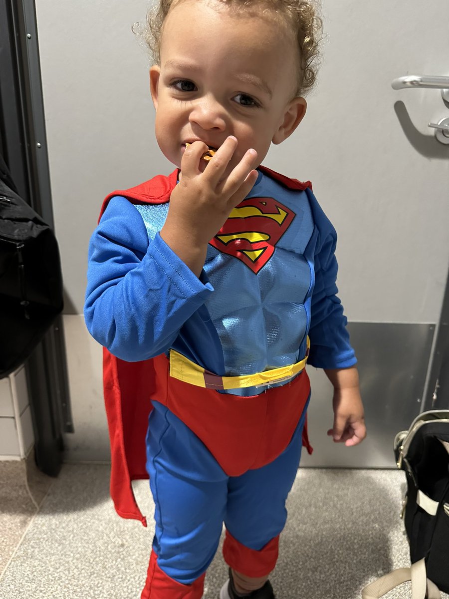 aspiringkrypto's tweet photo. We visited #WorcesterComicCon yesterday, and despite Kal’s behaviour I managed to get a few snaps 😅 https://t.co/DgRDvdwXU5