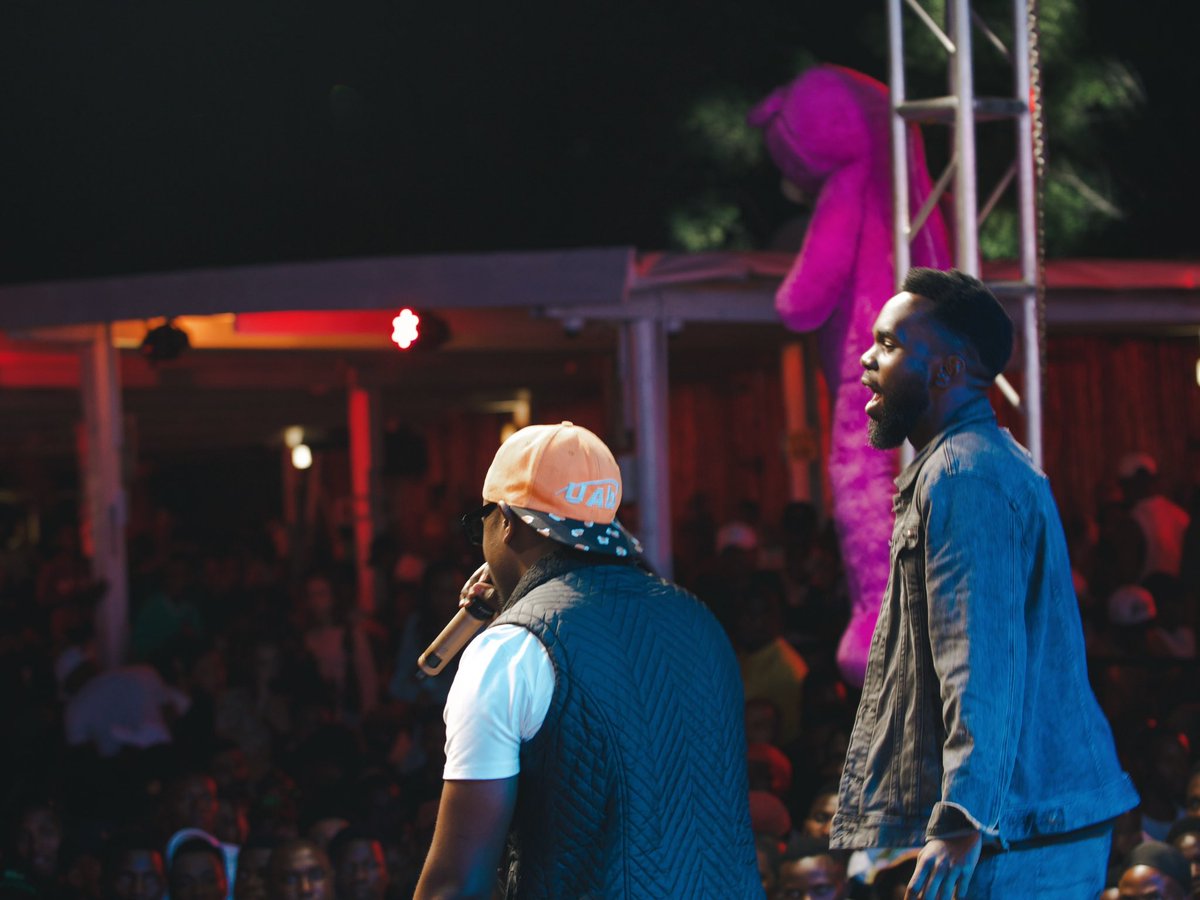 6ixtoogood's tweet photo. LAST NIGHT WAS A BLESSING BIG SHOUTOUT TO @S2KizzyOfficial #zombienight 🩸🩸🩸 https://t.co/xhQy1rZ5BB