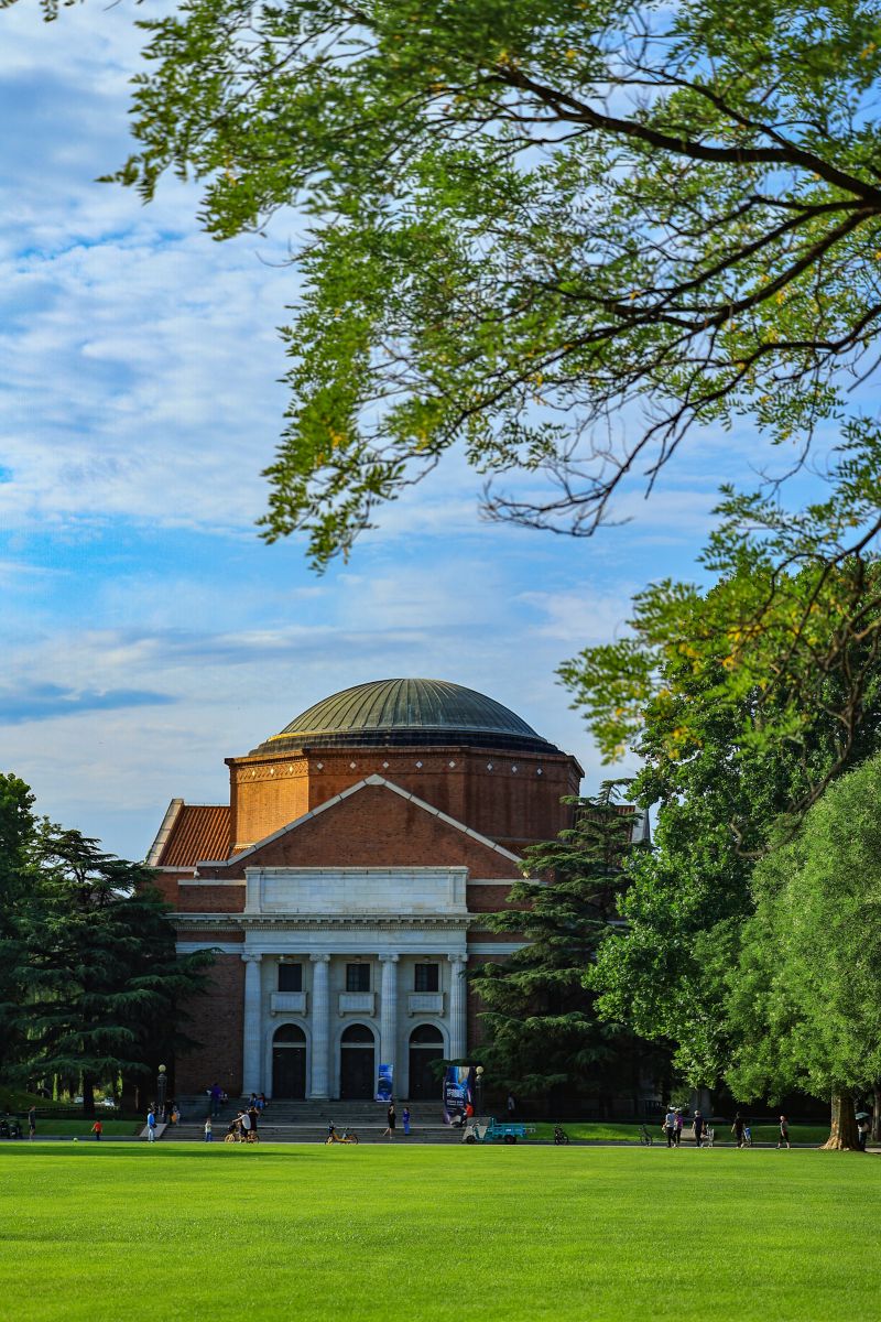 Tsinghua_Uni's tweet photo. After the rain, nature unveils its breathtaking beauty. Embrace the #clearweather after the rain, and let its #tranquility fill your soul. 🌦️☀️🌿 #DiscoverTsinghua https://t.co/7eUsUcQdTR