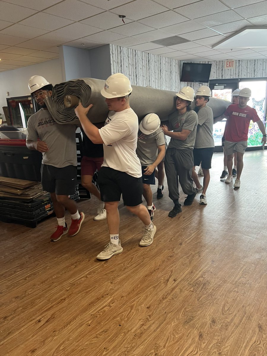 wrestlingbucks's tweet photo. Members of the Wrestling and Men’s Lacrosse teams helped out with construction of the new Ronald McDonald House in downtown Columbus Monday. #GoBucks https://t.co/CJaOKT2sMa
