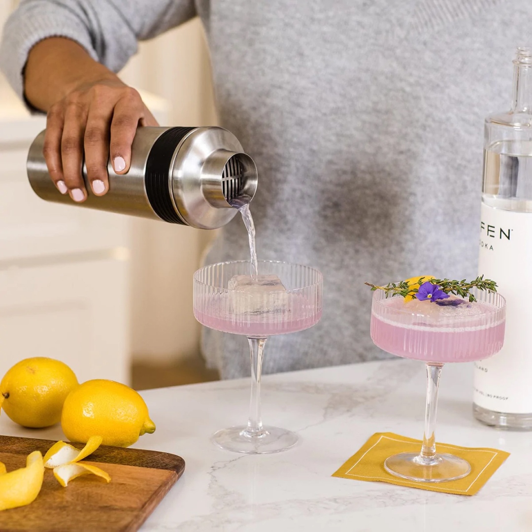 atelier_modern's tweet photo. Compliment our exceptional barware with a new favorite of ours: Lavender Lemonade Cocktail. This garden-inspired sip is colored naturally by Empress Gin and homemade lavender simple syrup. Recipe in bio. https://t.co/KfSfJEzzm7