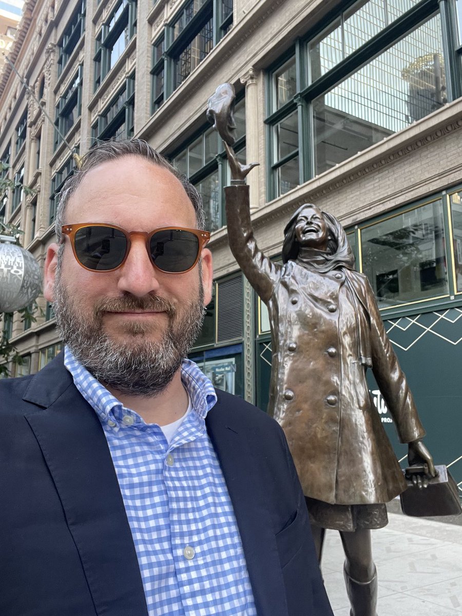 RossLieb's tweet photo. “Who can turn the world on with her smile?” Me and MTM. #Minneapolis. #TIS22 https://t.co/Zvs5VEWOKW