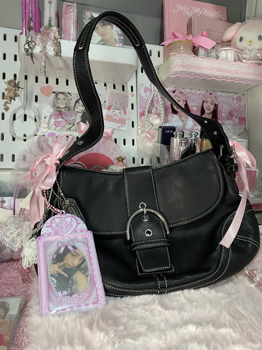 wonyricdiary's tweet photo. ༻ #mailsforme ༺
helloo @cuntsviIle i finally received the coach bag !! thank you sm for the smooth transaction and for letting me have this vv cute bag <3 till our next ^^
#thankchuu https://t.co/JH4CBb01uF