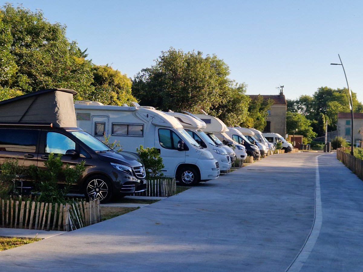 La nouvelle aire de camping-car à Valence fait le plein ! #valence #campingcar #vanlife