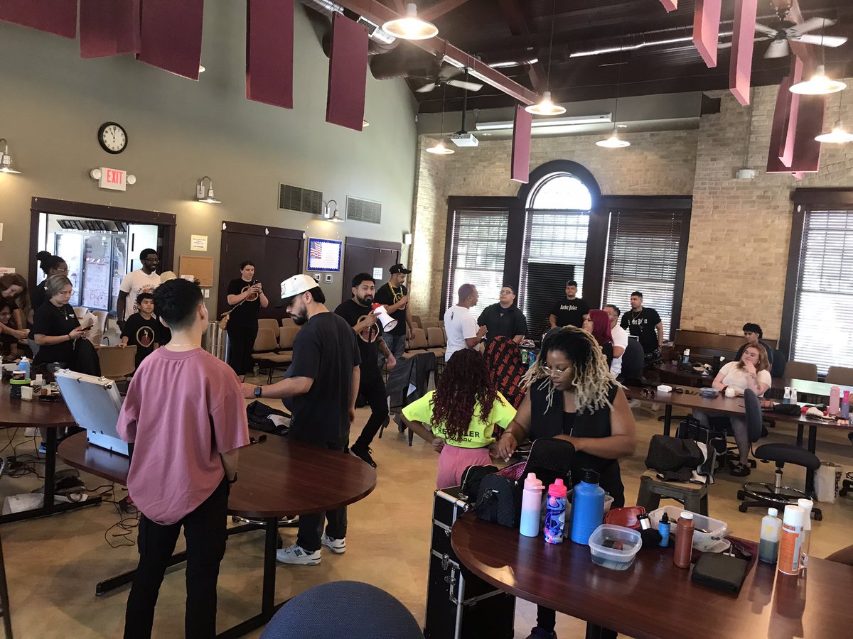 CurlyQsJHS's tweet photo. Back to school “cutz 4 kidz” was a good time! Proud of our JHS cosmos volunteering their time and talents https://t.co/N9Mx1hQ5U5