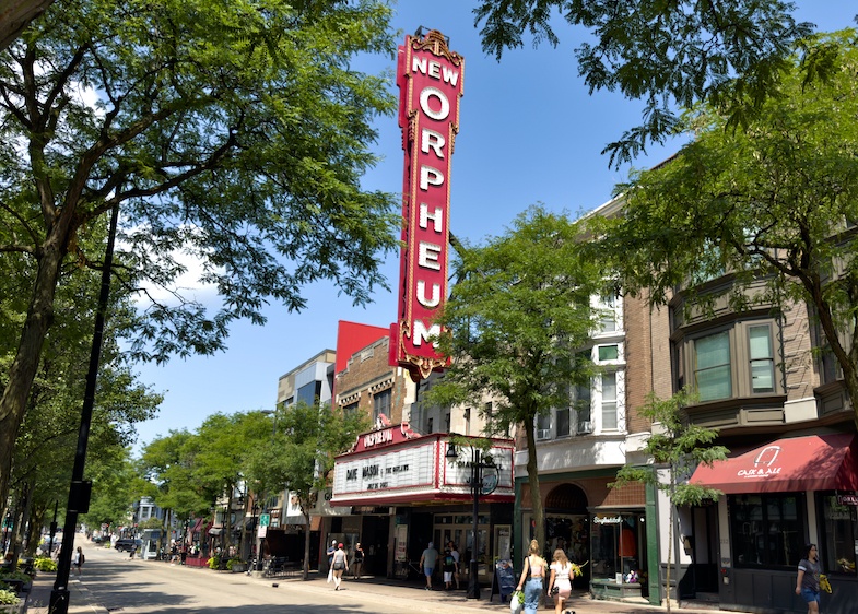 MikesRoadTrip's tweet photo. Just back from 3 epic days in Madison, WI! 🚲🛶🍷 From bourbon tastings to a comedy club, I did it all! Check out my journey in my latest article: 'Pedal, Paddle and Pour, Savoring Madison Wisconsin: https://t.co/DQB1ZuAqO7 #DestinationMadison #TravelWisconsin 👉 https://t.co/kInTjBfi8U