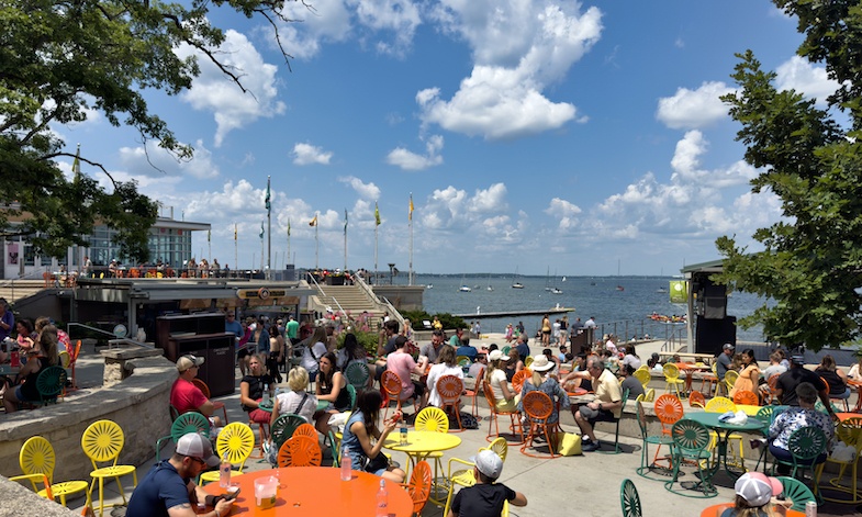 MikesRoadTrip's tweet photo. Just back from 3 epic days in Madison, WI! 🚲🛶🍷 From bourbon tastings to a comedy club, I did it all! Check out my journey in my latest article: 'Pedal, Paddle and Pour, Savoring Madison Wisconsin: https://t.co/DQB1ZuAqO7 #DestinationMadison #TravelWisconsin 👉 https://t.co/kInTjBfi8U