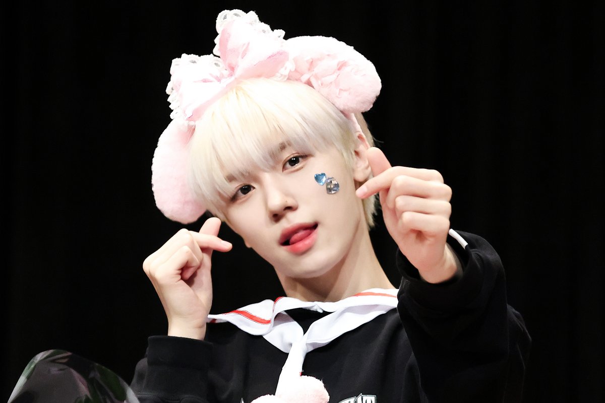 230415

언제나 사랑 가득한 성민이 생일 축하해🎂💕

#여름의_아이_성민이의_생일
#Our_Summer_Seongmin
#HAPPYSEONGMINDAY
#성민아_해피덩쓰데이

#CRAVITY #크래비티 #クレビティ
#SEONGMIN #성민 #ソンミン
#덩콩이