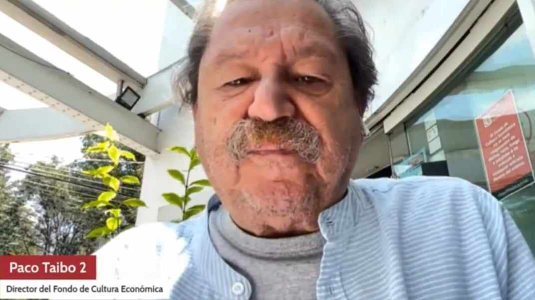 🚢 #AstilleroInforma | Es mentira que regalar libros no crea lectores; te puedo mostrar miles de testimonios a los que les cambió la vida un libro de regalo: <a href="/Taibo2/">Paco Taibo2📝</a> sobre las críticas en el diario Reforma por el cambio de vocación editorial en el FCE

buff.ly/44P6WVN