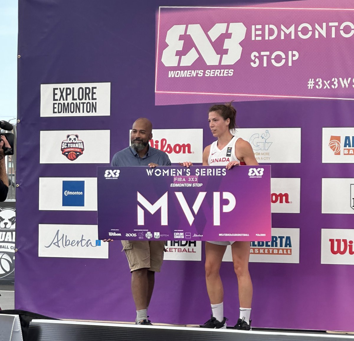 DShepYEG's tweet photo. Thanks to @donorthevents for the chance to check out the @FIBA3x3 Women’s Series, especially Team 🇨🇦 amazing OT win over Team 🇨🇳.

And it was an honour to present the MVP award to Team 🇨🇦’s @Plouffey_15. 

Congrats to her &amp; her teammates on a well-deserved victory! #ableg #yegdt https://t.co/9qNR5KZV8R