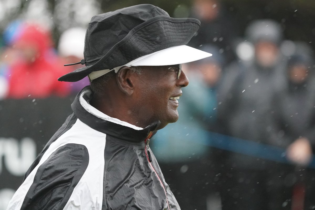 Picture says it all. We had a strong week, with true links golf and enjoyed every second of it. Royal Porthcawl, thank you 👊🏿 #SeniorOpen