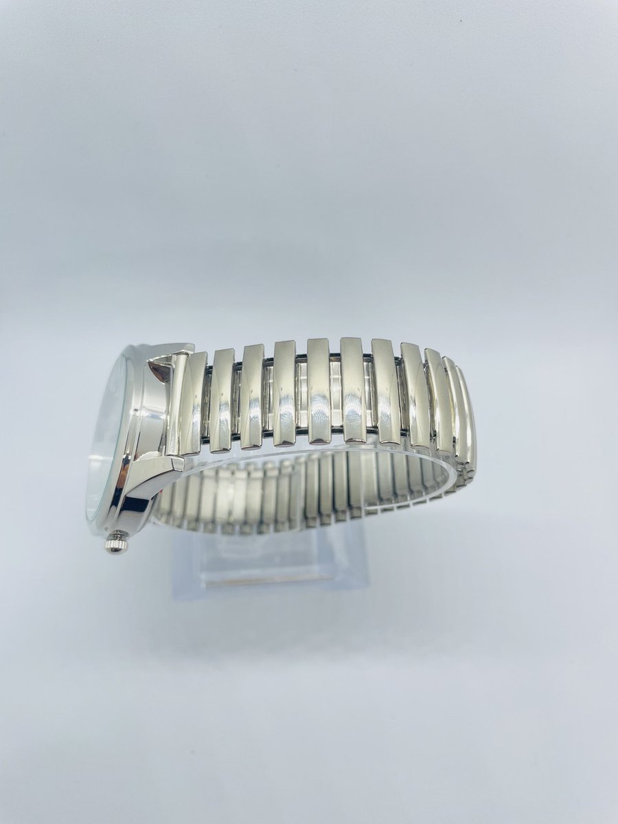 ‼️CONCOURS‼️

Un frère (qu’Allah le récompense et le couvre de bienfaits) a souhaité faire gagner une montre Jadida Bleu

Pour participer c’est simple, il suffit de m’envoyer 50€ sur mon paypal (t’sais le mec qui gratte mdrrr)

Plus sérieusement :
RT+FOLLOW POUR PARTICIPER