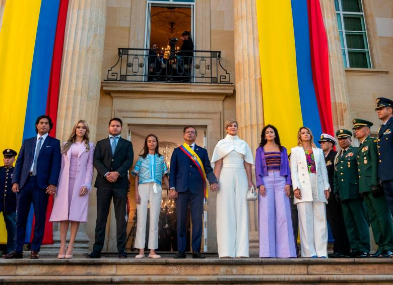 JimmyPsicol's tweet photo. Querido presidente @petrogustavo , como dijo el gran @rubenblades , #FamiliaEs FAMILIA. Sé que sus circunstancias no le permitieron en aquel tiempo, criar a Nicolás como ud hubiese querido. Ahora puede APOYARLO, aún si es culpable. Todos erramos.

Gracias Petro  #EstamosConPetro https://t.co/c56KdJPLA1