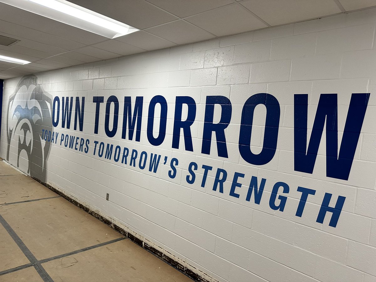 GHS_GrandviewC4's tweet photo. Some amazing developments are happening at GHS! There has been a lot of hard work behind the scenes to improve and upgrade our facilities to create an even better learning environment for all our students. #CreateFuture #PrepPossibility #OwnTomorrow https://t.co/Qw7n8J5nf9