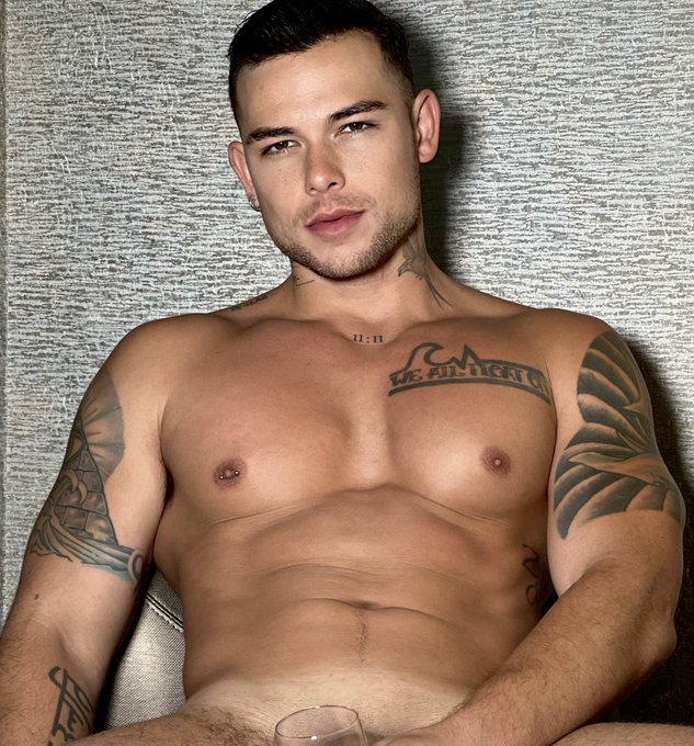 wanna see hot exclusive new videos+ photos? Message me for details https://t.co/dpJRRBcE7B<a href="/tag/thirstythursdays"class="tags"><span>#thirstythursdays</span></a>