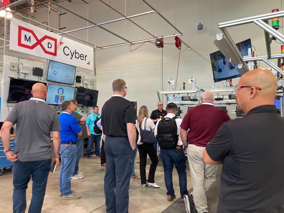 RemanIndCouncil's tweet photo. Members had a wonderful time on the Reman Roadtrip. Thank you MxD (Digital Manufacturing Institute) for a wonderful tour and information on how “digital doesn’t have to be expensive.” Then we had a fabulous dinner at the world’s largest Starbucks! https://t.co/OxR97cCwke