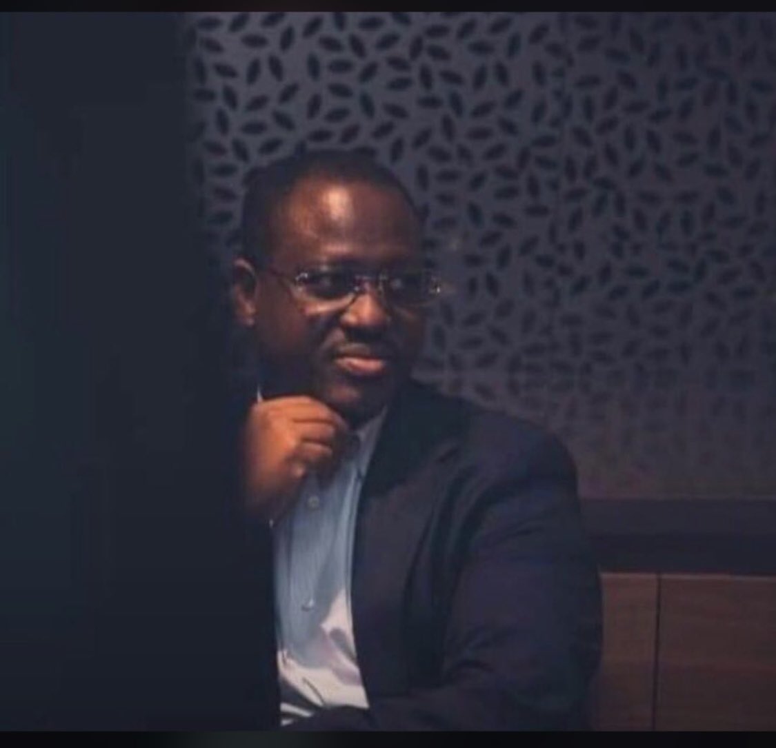 SOROKGUILLAUME's tweet photo. Je vous salue. 
Paix en Afrique. 
Guillaume Kigbafori SORO. https://t.co/4LfasFScNH