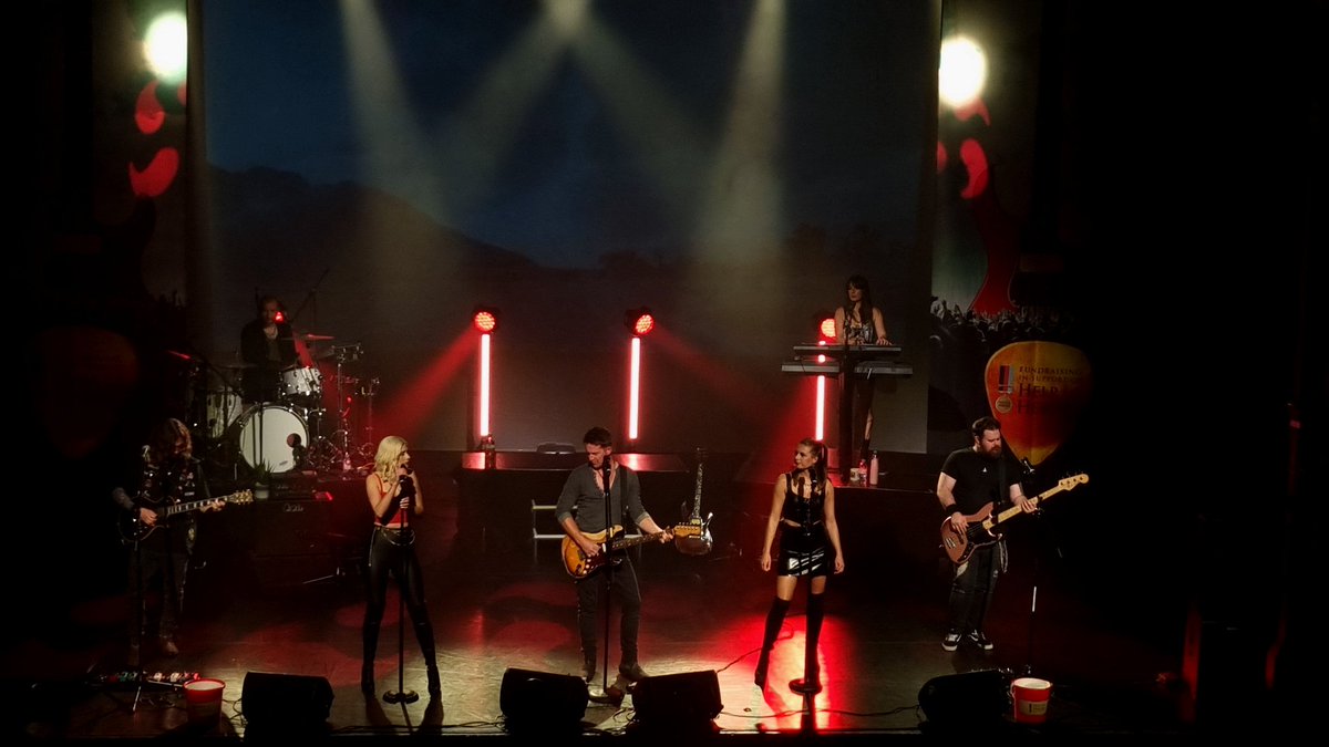 ianclare62's tweet photo. @rockforheroesUK Blackpool Grand https://t.co/O8CYK7JWTW