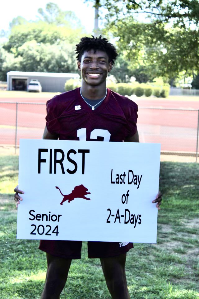 MorselloH's tweet image. We outside today. Man it feels good 💪🏾 #letswork #footballseason #2adays