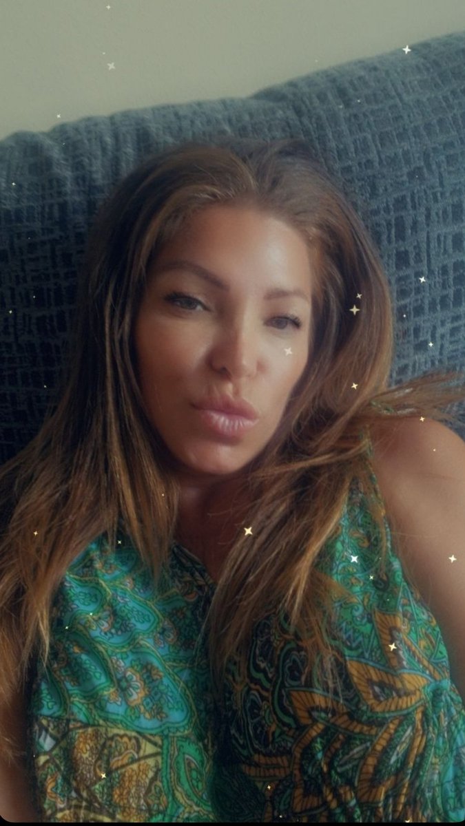 "La mejor parte de Twitter son los amigos que haces en esta plataforma. Gracias a todos mis amigos de Twitter por alegrar mis días con sus publicaciones y comentarios. ¡Sigamos compartiendo y haciendo crecer esta comunidad! 🤗 #amigosdeTwitter".........
es.pornhub.com/model/selena19…