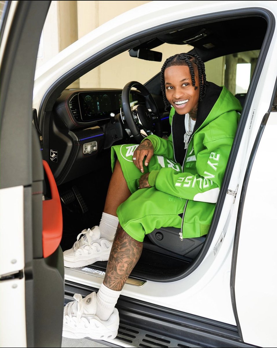 Cop a Green Orphic Tracksuit Today! Get a free shirt with your order! 
Model is wearing Spring Green Orphic Shorts & Trackjacket!
nwyolise.com