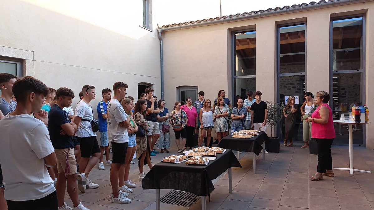 Vilablareix tweet media