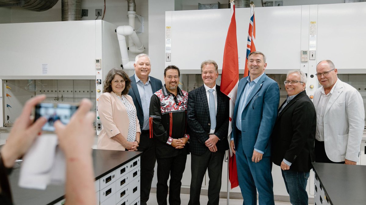 TrentUniversity's tweet photo. Funding Boost for Trent University and Carbonix Collaboration

Grant from Ontario’s Critical Minerals Innovation Fund paves the way for sustainable EV development 
https://t.co/UapGmUOEFd https://t.co/DFObI8XW10