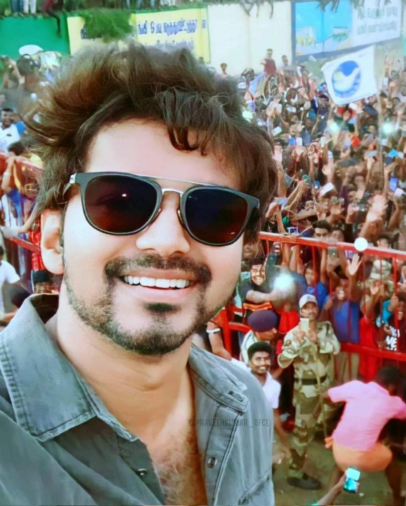itz_Suresh_Vj's tweet photo. ~ குறிஞ்சி பூ பனிரெண்டு வருடத்திருக்குஒரு முறைதானாம் பூக்கும் ! 🧚‍♀️🍫

~ ஆனால் வருடத்திற்கு ஒரு முறை
பூக்கிறது @Abinaya58986021 உன் பிறந்த நாளாக  !! 😍🙈

#HBDAbi #Leo #SilambarasanTR https://t.co/QSXSchPRP8