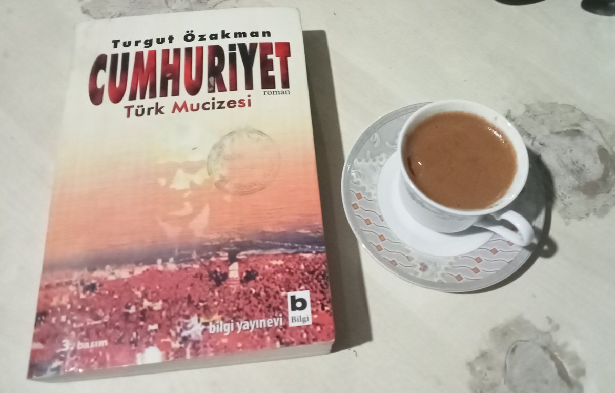 Akmee2Aydn's tweet photo. Turgut Özakman' nın , Cumhuriyet “Türk Mucizesi” kitabı. Cumhuriyetimizin ve Lozan Antlaşması'nın 💯 yılında okunması gereken kitap.
#lozan #kitaptavsiyesi #cafee https://t.co/lGHfxlhxWH
