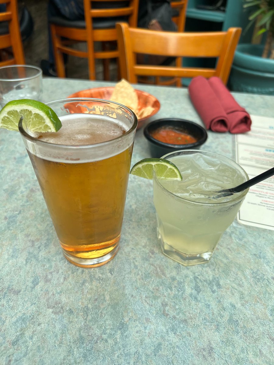 Which are you reaching for first... a pint or margarita? 🍻🍹 Let us know in the comments! 💬 #ElPalomarRestaurant #SantaCruzCA