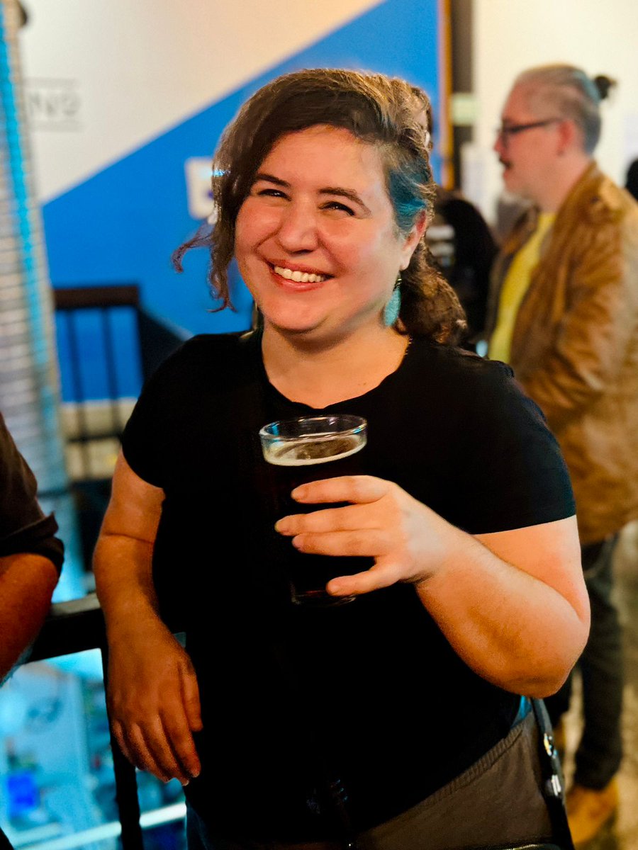 ClaireMandarina's tweet image. Imágenes explícitas de #DevirFest en CDMX con @BenjaAmorin 💙🍻