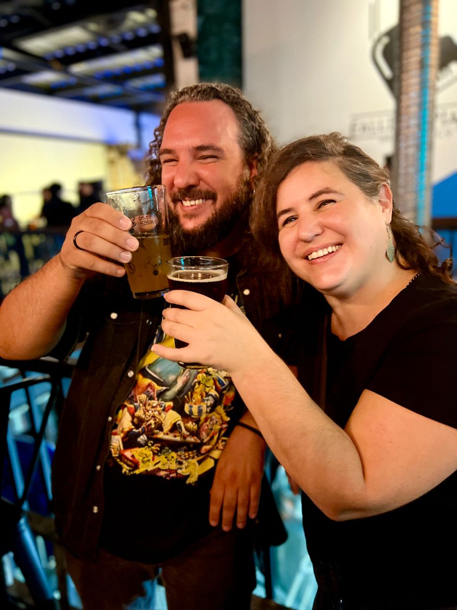 ClaireMandarina's tweet image. Imágenes explícitas de #DevirFest en CDMX con @BenjaAmorin 💙🍻