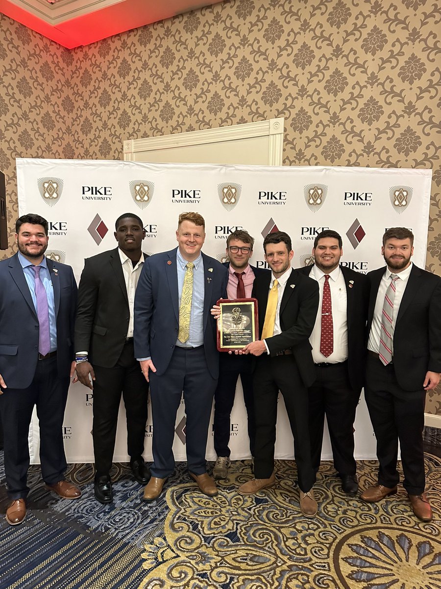 pikesfmu's tweet photo. Congrats @PeeDeePikes for winning yet ANOTHER Nestor Award at the Thomas C. Tillar Leadership Academy!
#memphis #reimagined #couragetobemore https://t.co/otRBJyGfKP