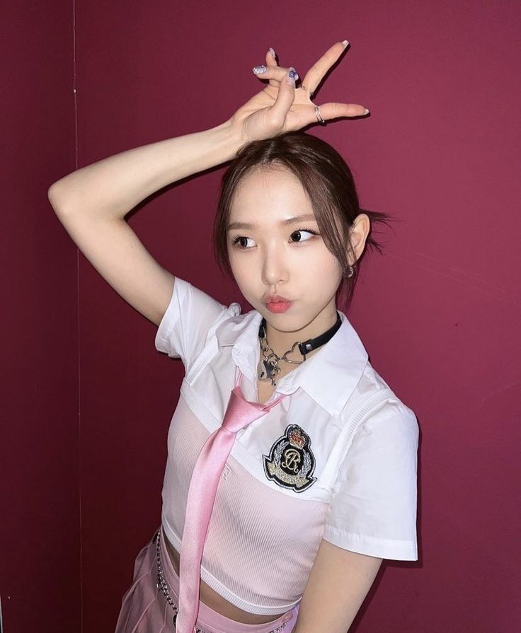hourlychosang's tweet photo. HAPPY HUIYEON DAY 🦊 💛 https://t.co/AL7s9cgTul
