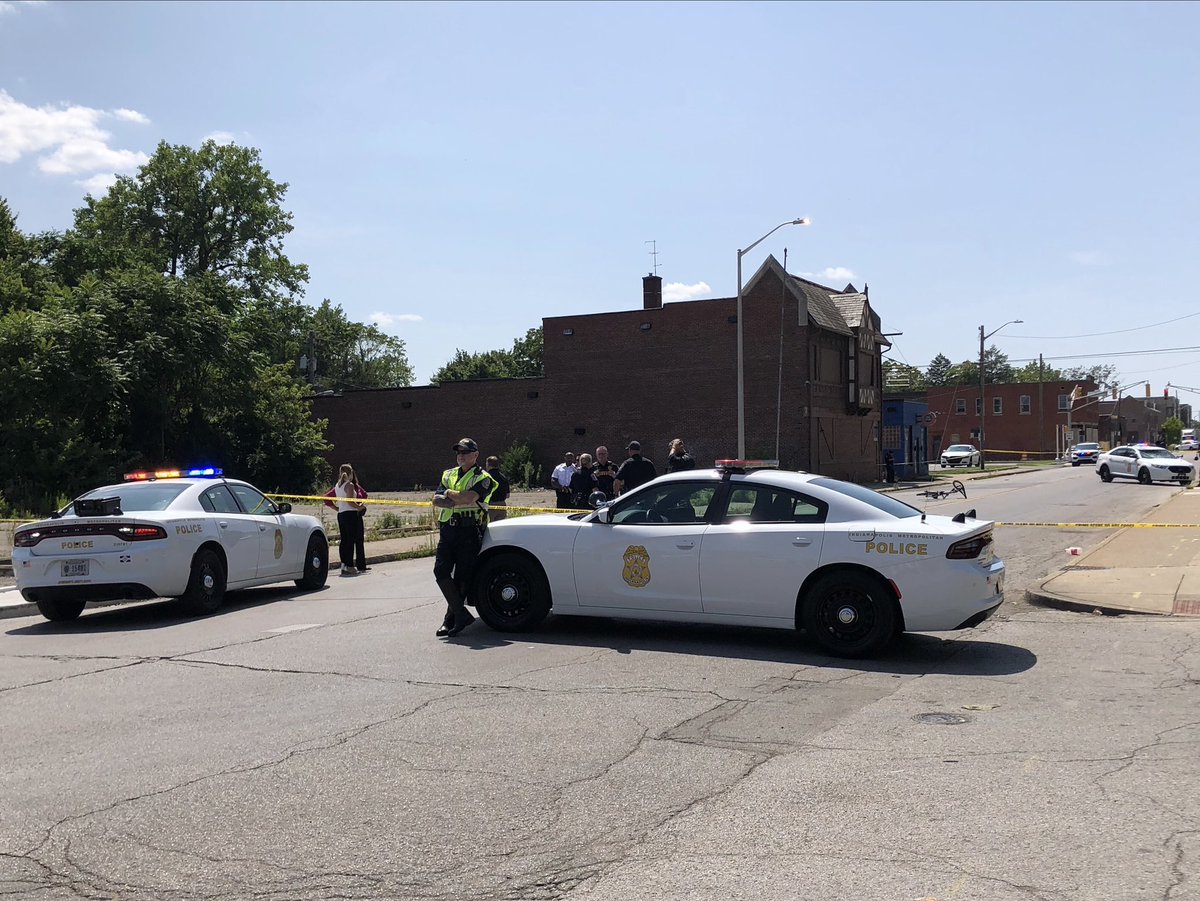 #BREAKING: A person riding a bicycle has been hit by an IMPD officer driving a squad car at E 10th &amp; Tuxedo on the near east side. We are working to learn the victim’s age and state of injuries.
@WISH_TV